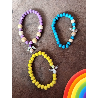 Armband met blauw en hout 17 cm