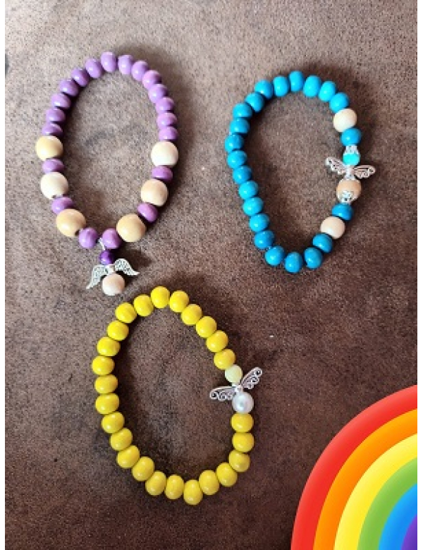 Armband met blauw en hout 17 cm