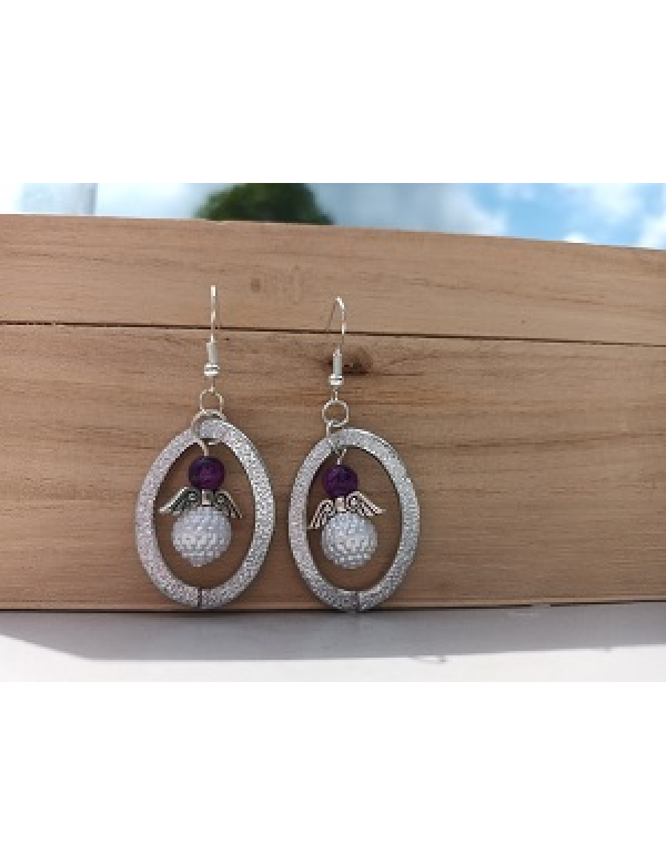 F022 oorbellen met engel in ring