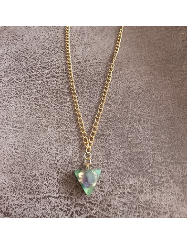 ketting met epoxyhanger met daarin goudfolie en amethist ketting met epoxyhanger met daarin goudfolie en amethist