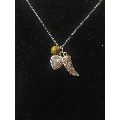 Ketting met unakiet, hoorn en hart