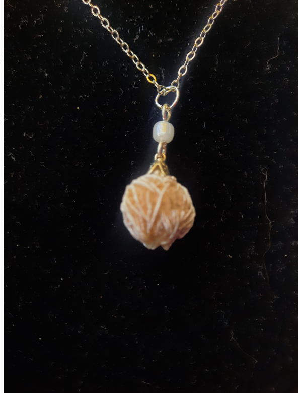 Ketting met woestijnroos