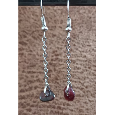 Oorbellen met granaat aan ketting